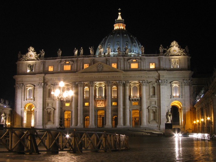 Bazylika św. Piotra nocą