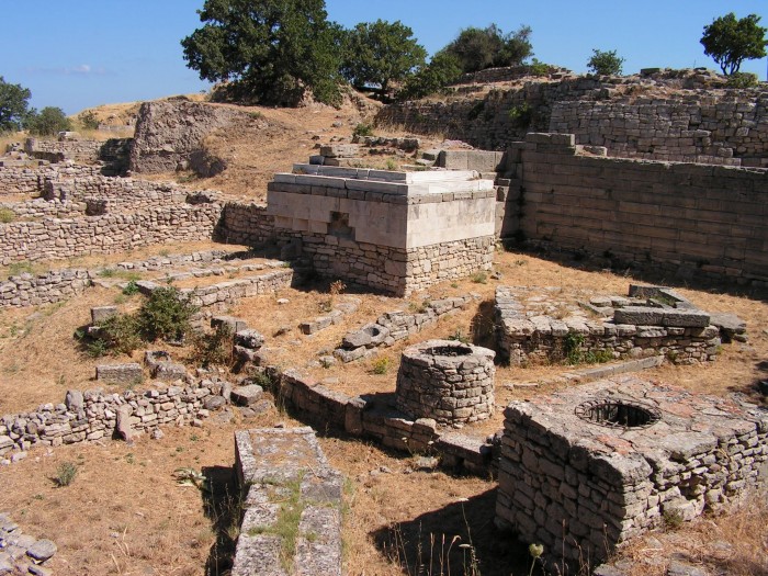 Troja- południowy mur
