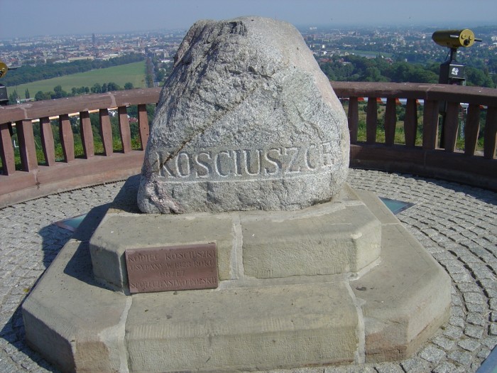 Kopiec Kościuszki znajduje się na wzgórzu bł. Bronisławy w Krakowie