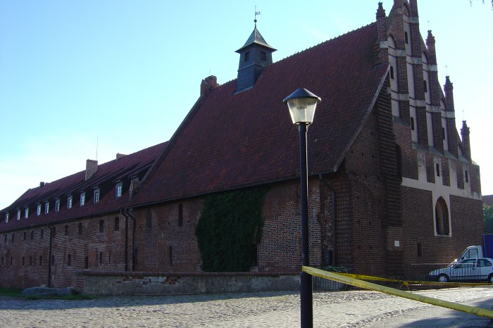 Dawny kościół św. Wawrzyńca, obecnie zespół gastronomiczno-hotelowy