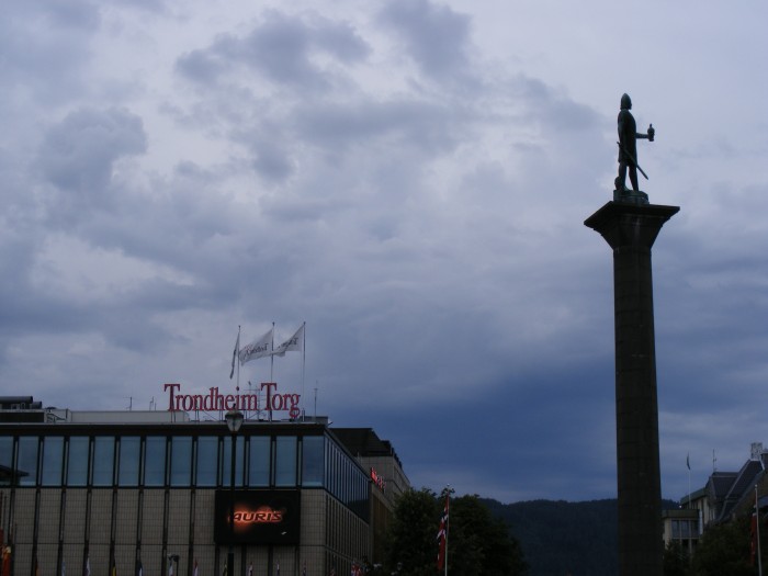 Trindheim Torg i założyciel miasta król Olaf I