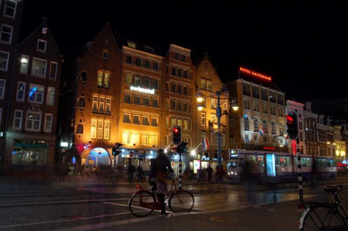 Amsterdam nocą