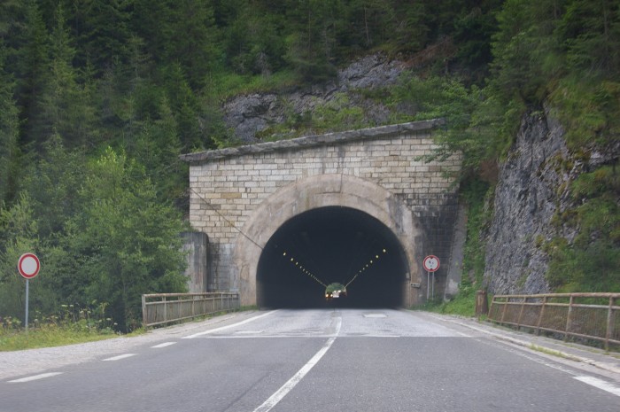 Wjazd do tunelu