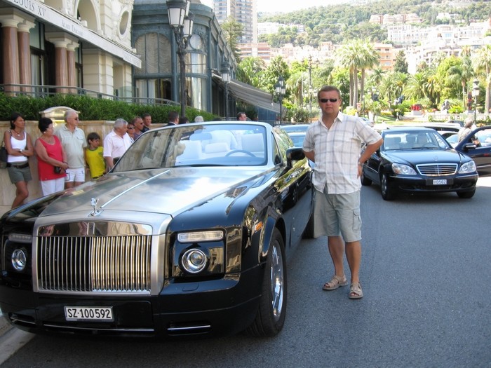 Rolls Royce przed Hotelem de Paris