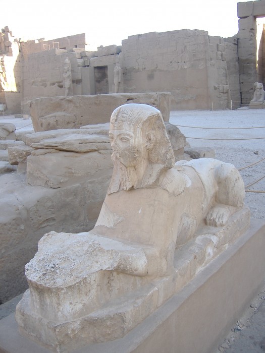 W świątyni w Karnaku