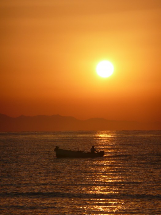 Wschód słońca na sycylijskiej plaży