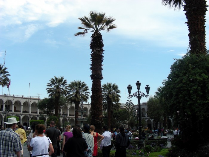 Plaza de Armas = Plac Broni