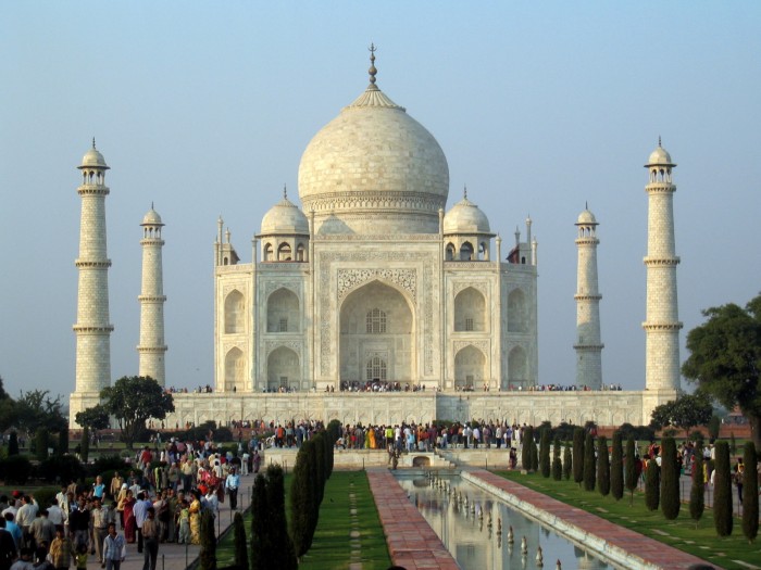 Tadż Mahal - Widok od bramy wejściowej