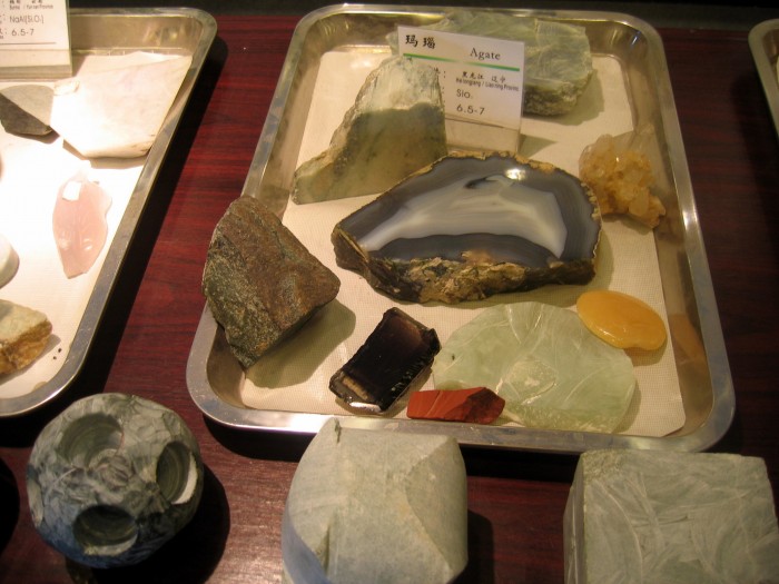 Wyroby z jadeitu i innych kamieni szlachetnych