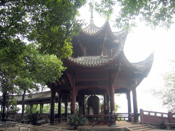 Park i świątynie wokół posągu