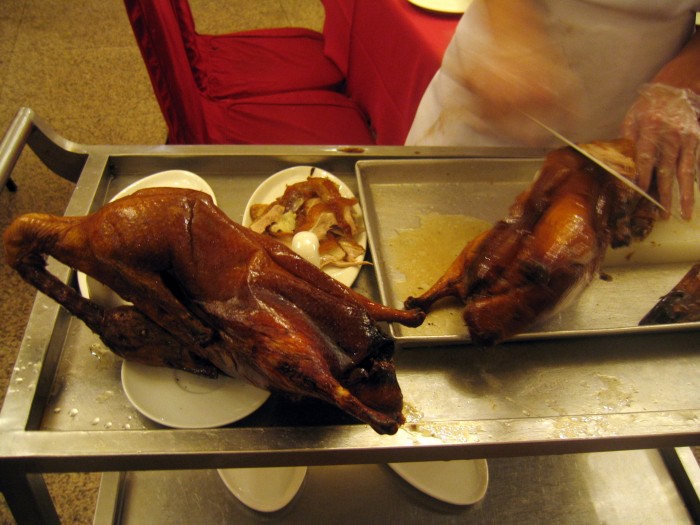 Kaczka Po Pekińsku - porcjowana przy stoliku