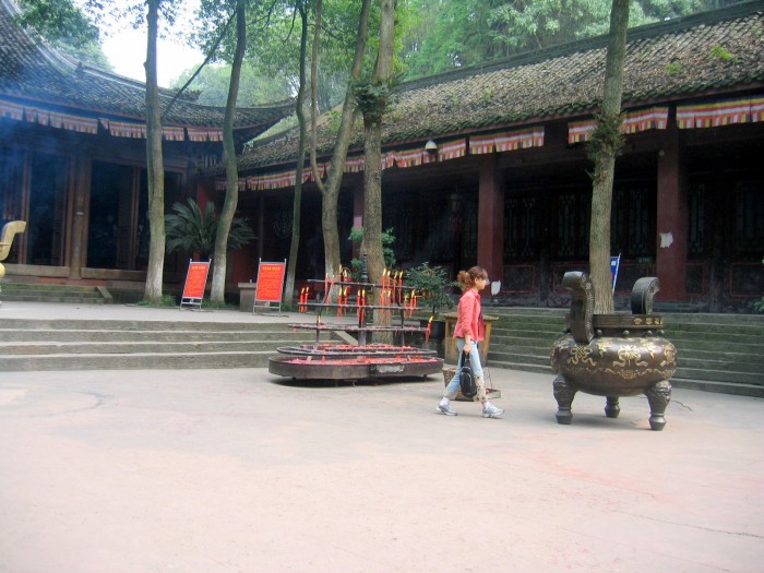 Park i świątynie wokół posągu