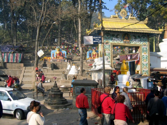 Stupa Swajambunath - brama wejściowa