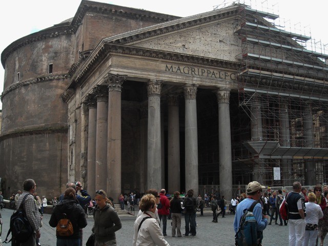 Panteon, świątynia ufundowana przez cesarza Hadriana w roku 125