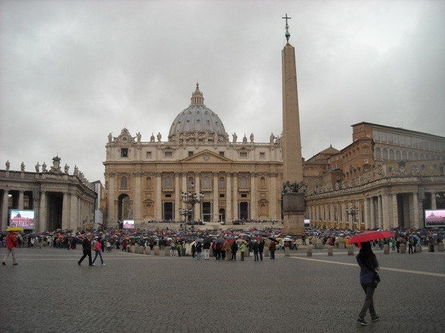 Bazylika św. Piotra na Watykanie to drugi co do wielkości kościół na świecie