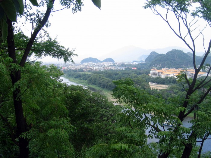 Widoki na rzekę Li i miasto ze Wzgórza