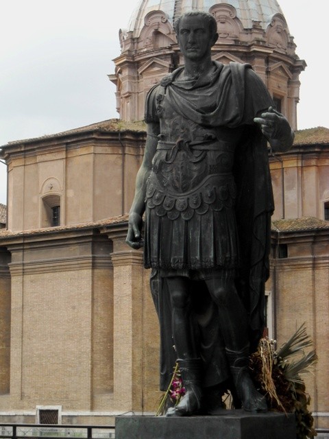 pomnik Juliusza Cezara