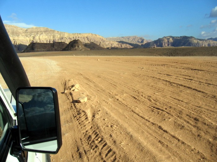 Droga po pustyni do Kolorowego Kanionu