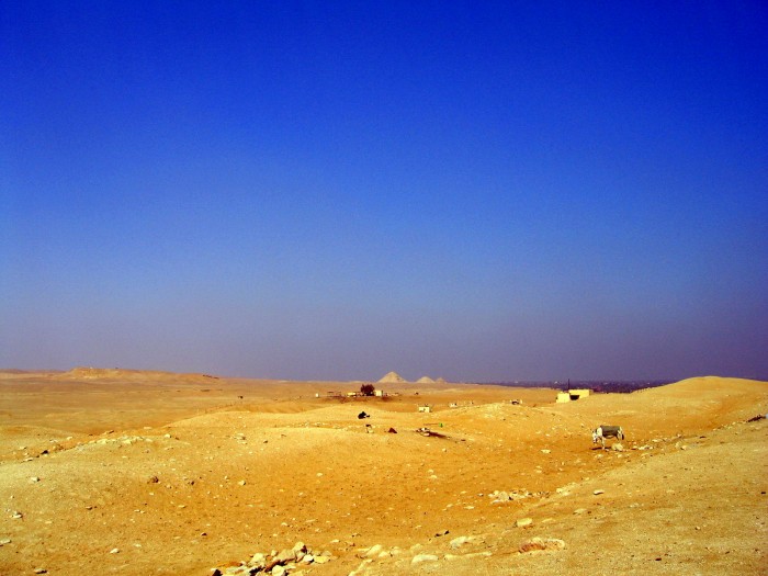 Widok Piramid w Gizie od 1 Piramidy Schodkowej
