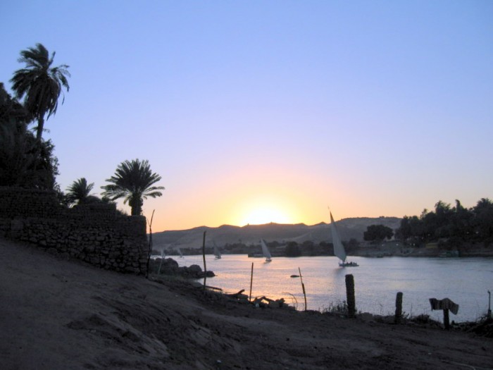 Widok na Nil z Ogrodów Chefrena