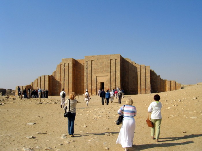 Świątynia obok piramidy