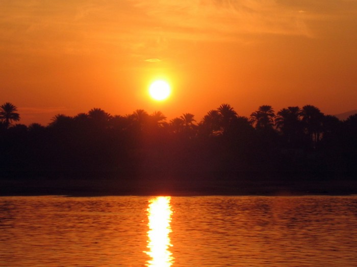 Wshód słońca -  widok ze statku
