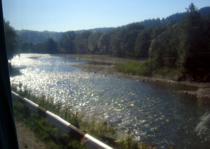Droga Jaremcza_Kosów - Rzeka Rybnica