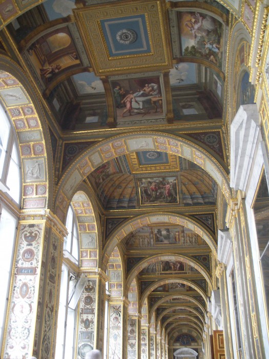 Bogato zdobione wnętrze Ermitażu (dawniej Pałacu Zimowego carów)