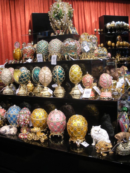jajka Faberge i inne typowe pamiątki dla turystów