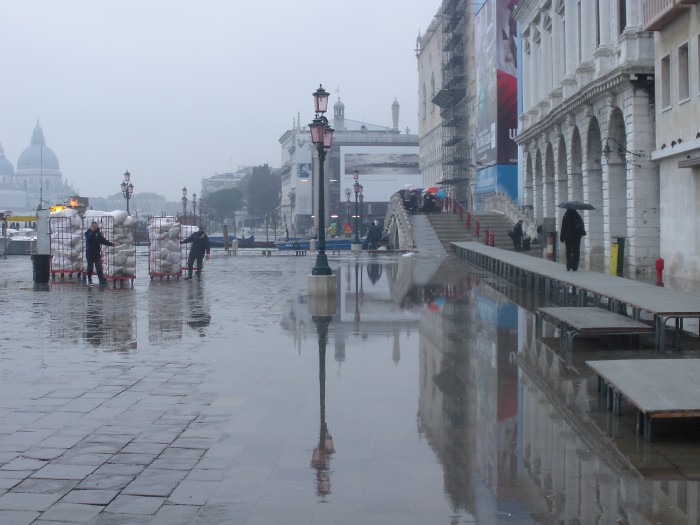 grudzień i styczeń często przynoszą powódź w Wenecji