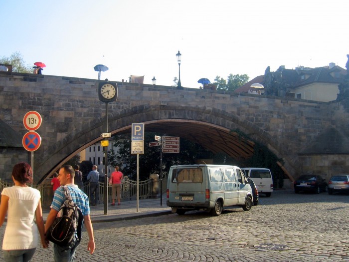 Pod Mostem Karola