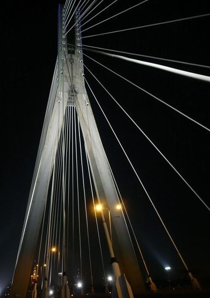 pylon mostu Świętokrzyskiego...