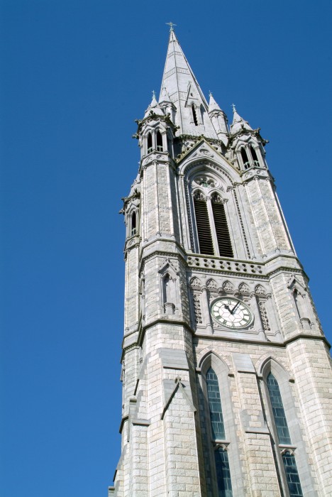 Wieża Katedry mierząca 90 m