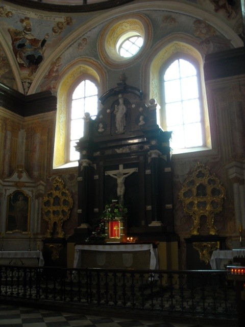 klasztor na Łysej Górze - relikwie Drzewa Krzyża Świetego