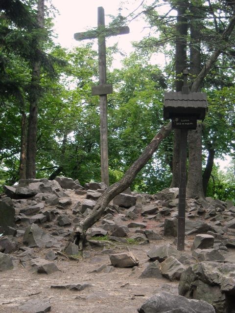 Łysica (lub Góra Świętej Katarzyny) – najwyższy szczyt Gór Świętokrzyskich - 612 m n.p.m.