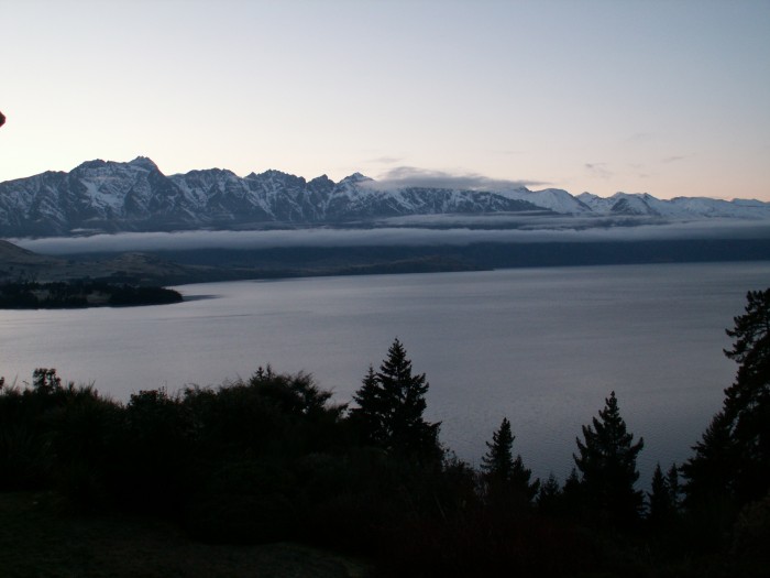 Jezioro Wakatipu i widok na Alpy