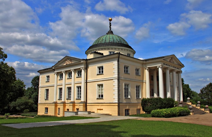 Pałac w Lubostroniu.