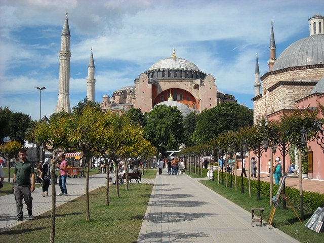 Hagia Sophia (kościół Mądrości Bożej) - przez ponad 1000 lat największy kościół chrześcijański świata