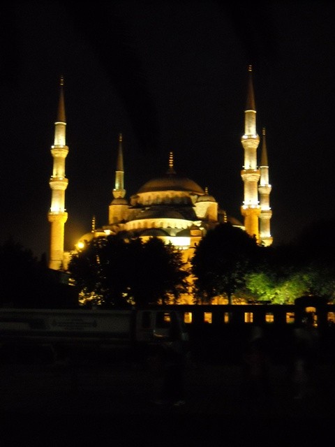 miasto nocą ;) Błękitny Meczet