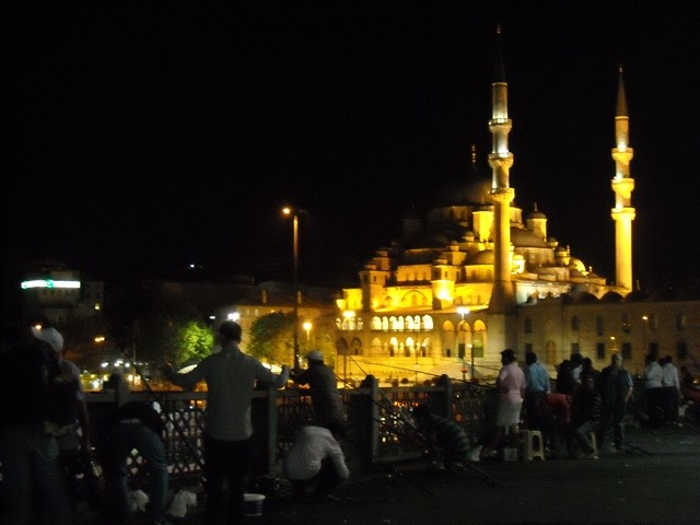 miasto nocą ;)  Nowy Meczet