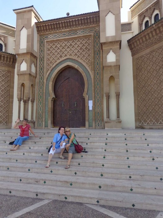 Przed meczetem w Agadirze
