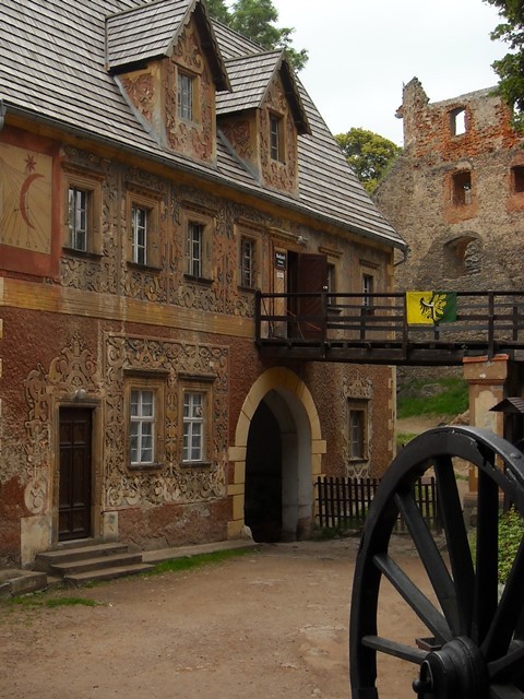 Zamek Grodno - dekoracja sgraffitowa