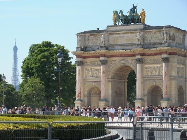 łuk triumfalny na Place du Carrousel