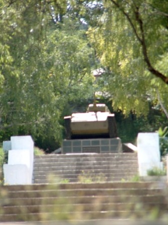 radziecki czołg w pałacu chanów