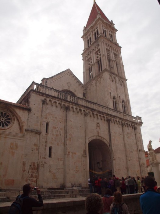 Katedra św. Wawrzyńca z XIIIw.