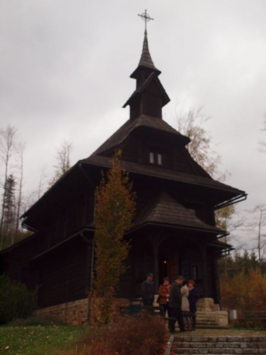 Drewniana zabytkowa kaplica z 1909 roku