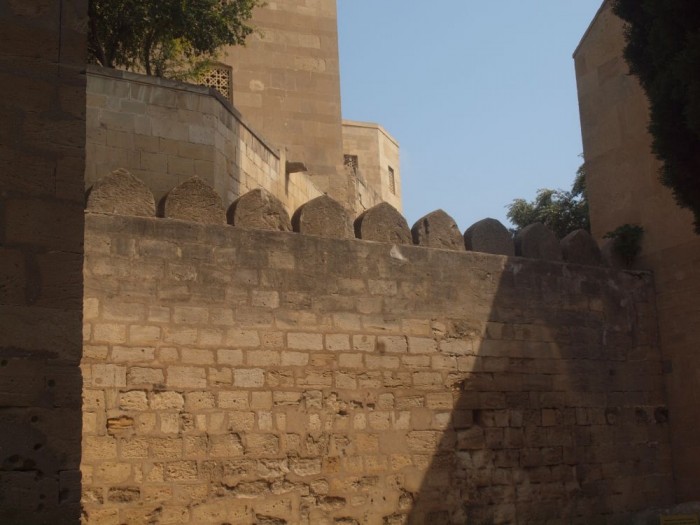 Mury wokół pałacu