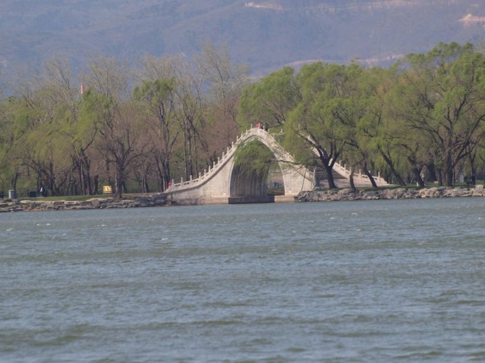 Kamienny most na terenie Ogrodu Cesarskiego