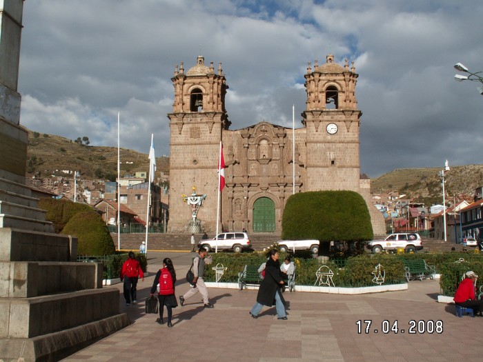 Plac de Armas w Puno wczesny ranek