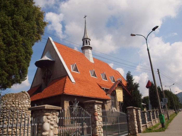 Międzybrodzie Żywieckie  -  kościół